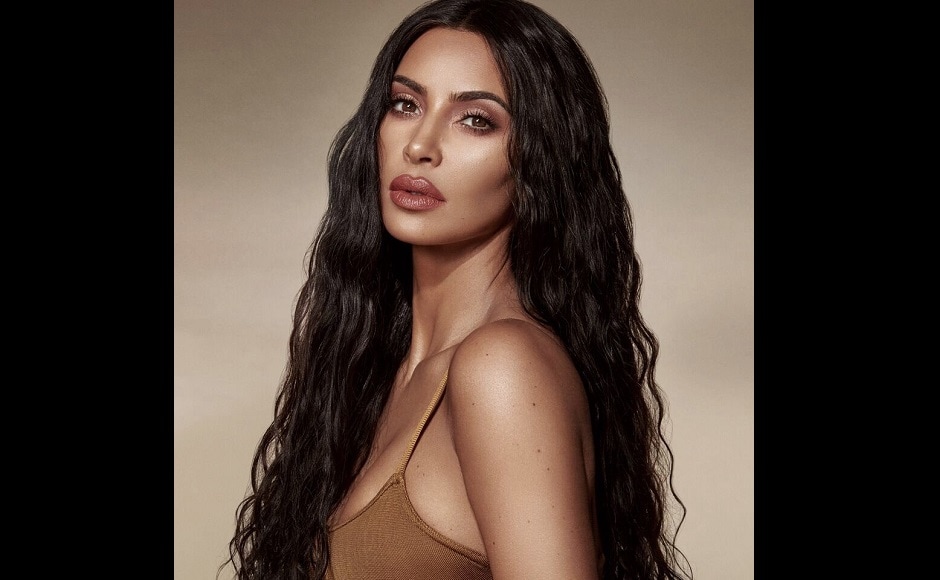 Kim Kardashian followed with 113 million followers and an earning of $720,000. Twitter