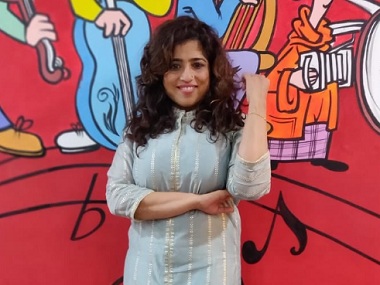 RJ Malishka highlights plight of Mumbaikars during monsoons in new song, questions authorities RJ Malishka highlights plight of Mumbaikars during monsoons in new song, questions authorities
