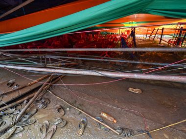Tent collapses at Narendra Modi's rally in West Bengal's Midnapore; 67 people, including 13 women, injured Tent collapses at Narendra Modi's rally in West Bengal's Midnapore; 67 people, including 13 women, injured