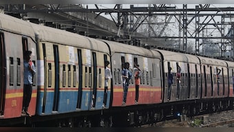Mumbai local trains can accommodate only 25% commuters with social distancing, says Railways