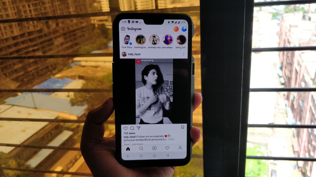 Instagram Stories to soon stay locked at the top while browsing your feed Instagram Stories to soon stay locked at the top while browsing your feed