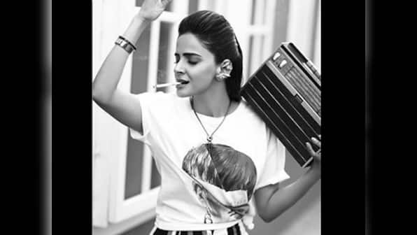 Saba Qamar's smoking pictures leaked on social media, conservatives ask 'Are you even a Muslim?'