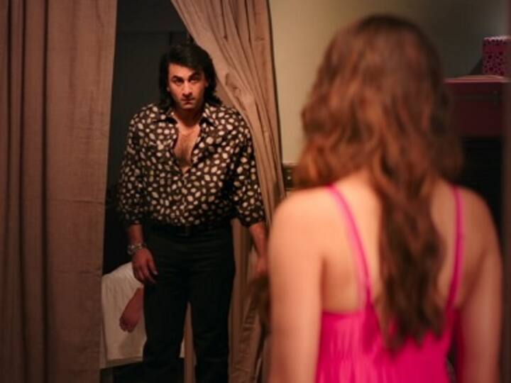 Sanju song 'Mujhe Chaand Pe Le Chalo' is a sensuous number featuring Ranbir Kapoor, Karishma Tanna