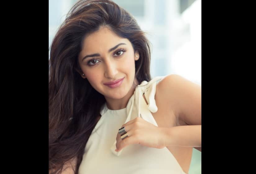 Sayyeshaa. Image from Twitter/@sayyeshaa