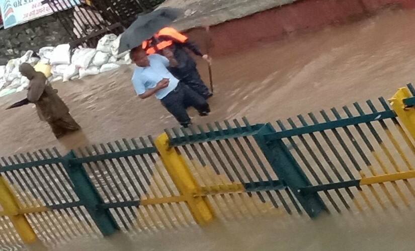 Waterlogging near rail lines. Image via Twitter/@westernrly
