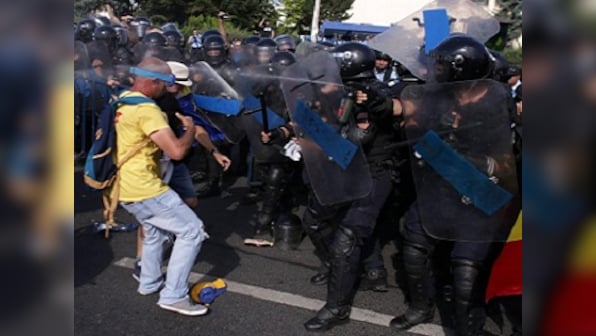 Romania protests: Hundreds injured in countrywide rallies against ruling government over corruption, weak judiciary