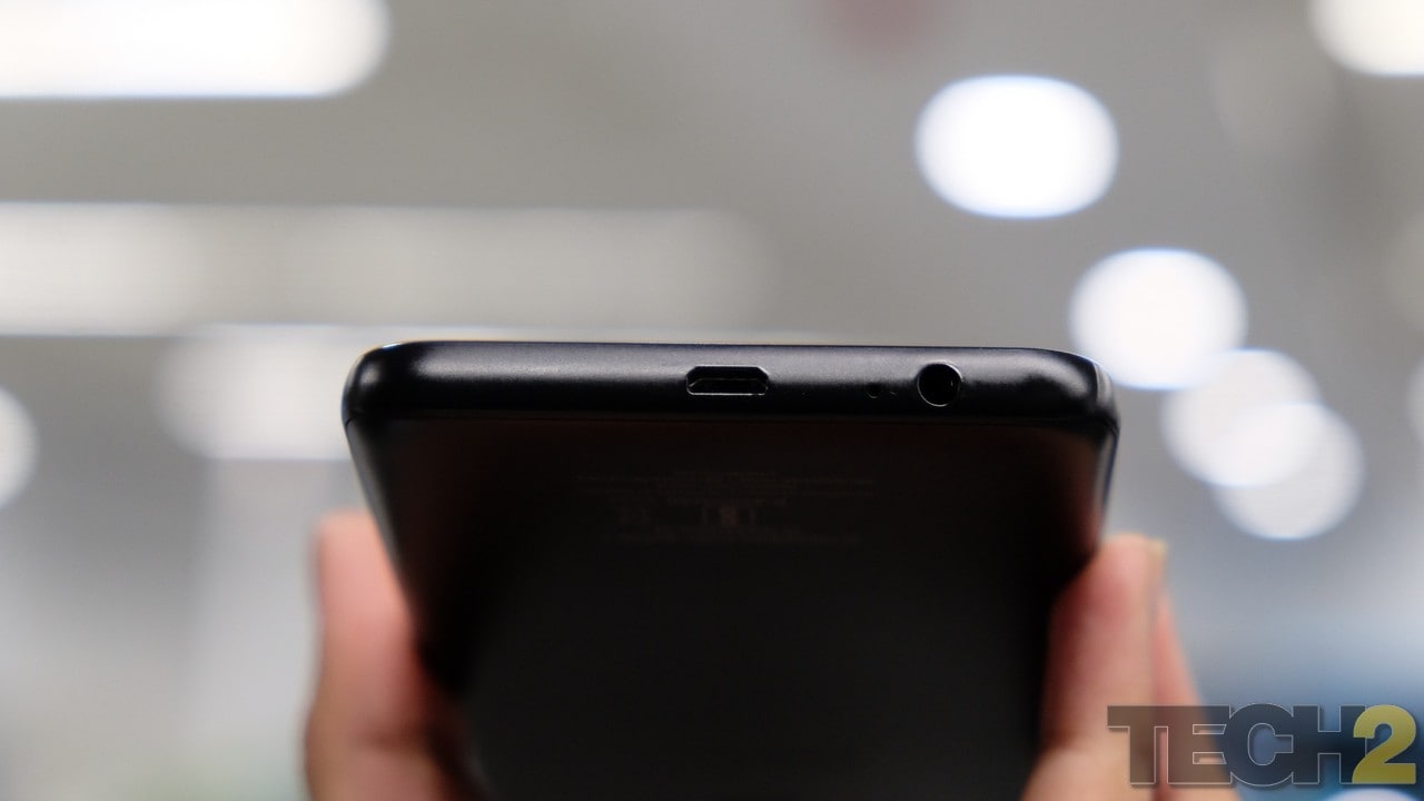 Samsung is continuing to keep the headphone jack in all its phones. Thumbs up for that. Image: tech2/Amrita Rajput
