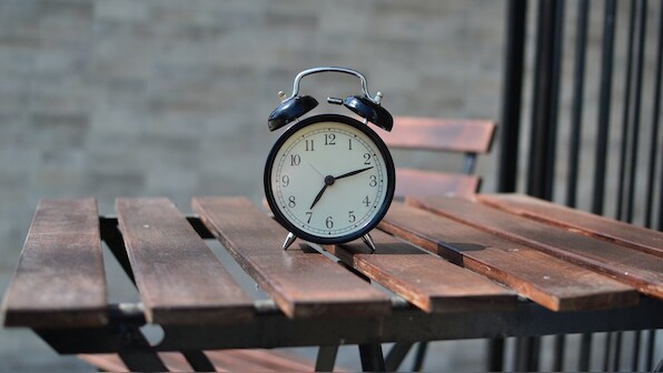 Google Clock integrates Spotify to let users wake up to their favourite songs