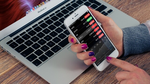 Apple Shares Bought In The 80s Have Now Climbed More Than 50 000 