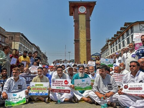 Article 35A in Jammu and Kashmir: The truth about migration in the state and India in graphs Article 35A in Jammu and Kashmir: The truth about migration in the state and India in graphs