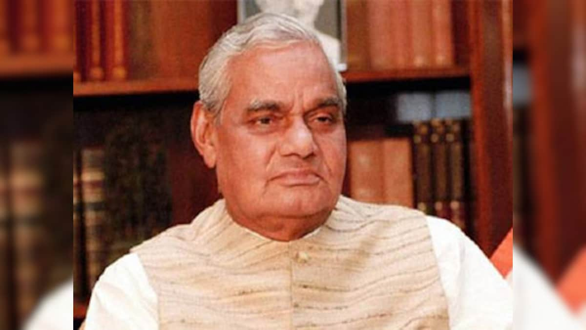 Atal Bihari Vajpayee passes away: Amitabh Bachchan says former PM's 'oratory powers were unmatched'