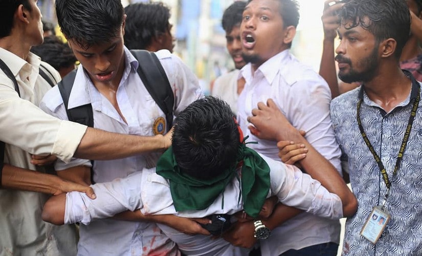 Student protesters turned violent in Bangladesh capital Dhaka on Saturday. Image courtesy: Md Abusufian Jewel