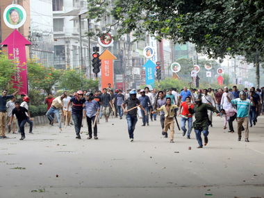 Video showing Bangladesh students pelting stones emerges as stand-off with govt over road safety continues for 8th day Video showing Bangladesh students pelting stones emerges as stand-off with govt over road safety continues for 8th day