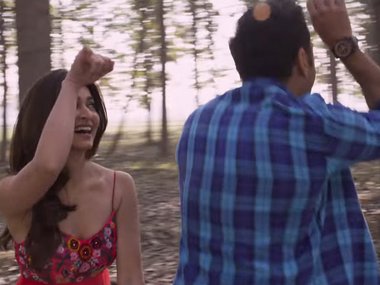 Yamla Pagla Deewana: Phir Se: 'Nazarbattu' has Bobby Deol, Kriti Kharbanda ace Dharmendra's signature step Yamla Pagla Deewana: Phir Se: 'Nazarbattu' has Bobby Deol, Kriti Kharbanda ace Dharmendra's signature step