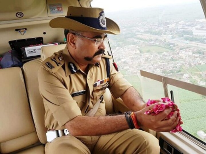 WATCH: Adityanath govt goes out of its way for Kanwariyas; UP top cop Prashant Kumar showers flowers on them from helicopter