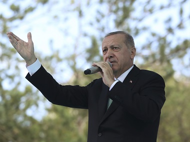 Turkey currency crisis: Tayyip Erdogan says Ankara to boycott US electronic goods in retaliation for Washington sanctions Turkey currency crisis: Tayyip Erdogan says Ankara to boycott US electronic goods in retaliation for Washington sanctions
