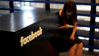 Facebook Lite is coming to iOS but you may not be able to download it just yet