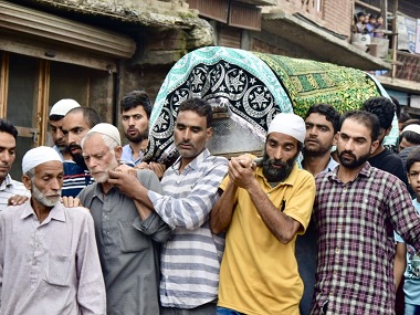 Accused of being informer, Gulzar Ahmad Bhat killed by militants, becomes latest victim of rumours in Kashmir Accused of being informer, Gulzar Ahmad Bhat killed by militants, becomes latest victim of rumours in Kashmir