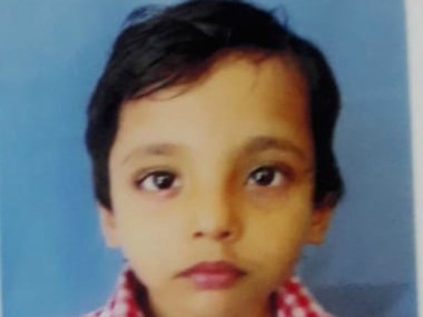 Three-year-old girl falls into 100 feet deep borewell shaft in Bihar's Munger, rescue operations underway Three-year-old girl falls into 100 feet deep borewell shaft in Bihar's Munger, rescue operations underway