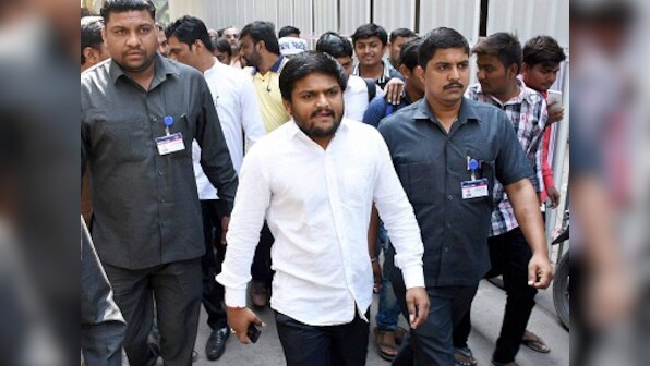 Hardik Patel begins indefinite fast to seek Patidar quota; Arvind Kejriwal, Mamata Banerjee may extend support