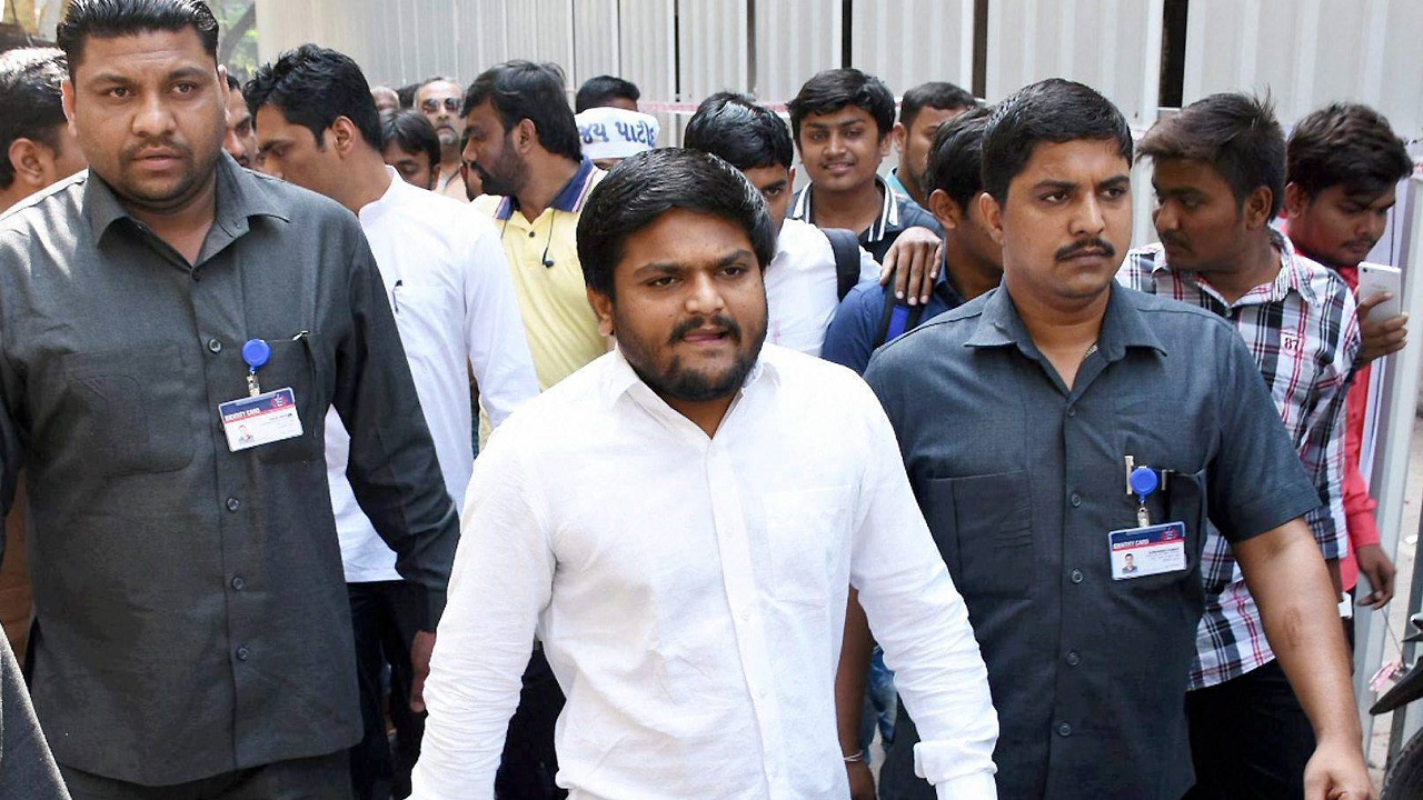 Gujarat: Hardik Patel refutes rumours of him leaving Congress as AAP invites him to join party Gujarat: Hardik Patel refutes rumours of him leaving Congress as AAP invites him to join party