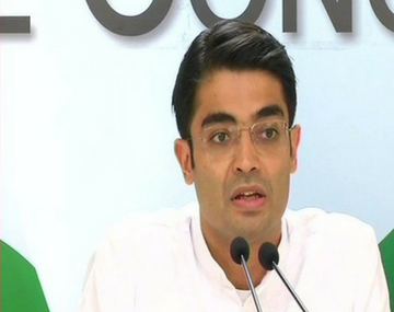 Kerala floods: Congress says Centre's aid of Rs 500 crore to state is 'too little, too late', asks Narendra Modi to show 'large-heartedness' Kerala floods: Congress says Centre's aid of Rs 500 crore to state is 'too little, too late', asks Narendra Modi to show 'large-heartedness'