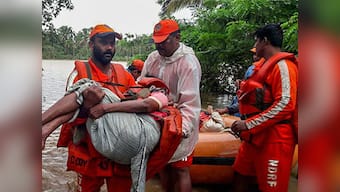 Daily Bulletin: Toll in Kerala rains rises to 37, VS Naipaul passes away, India faces stiff task to save Lord's Test; top stories of the day