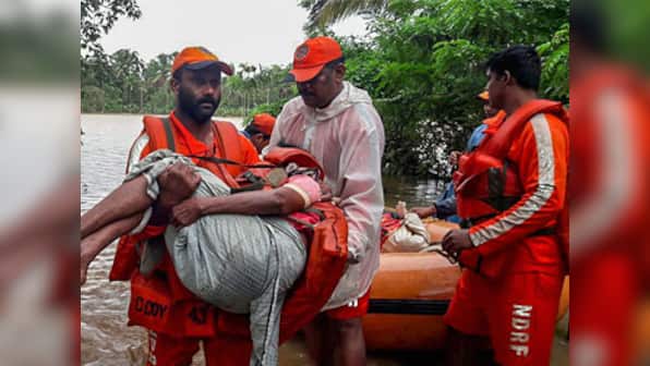 Daily Bulletin: Toll in Kerala rains rises to 37, VS Naipaul passes away, India faces stiff task to save Lord's Test; top stories of the day