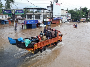Two govt officials arrested in Kerala's Panamaram for embezzling flood relief materials; similar incident reported in Chengannur Two govt officials arrested in Kerala's Panamaram for embezzling flood relief materials; similar incident reported in Chengannur