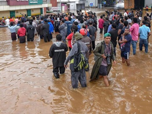 Kerala floods: Twitterati slam national media for ignoring ravaged state, ask why is it not a 'national calamity' yet Kerala floods: Twitterati slam national media for ignoring ravaged state, ask why is it not a 'national calamity' yet