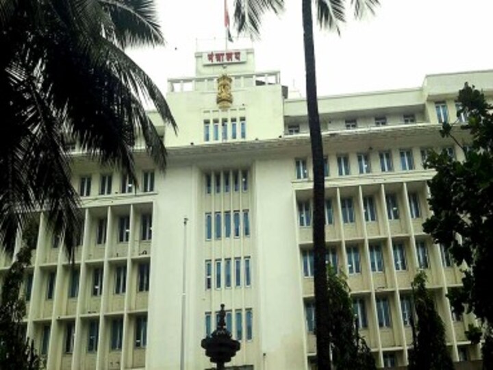 Small fire breaks out on fourth floor of Mantralaya in Mumbai, fire engines deployed; no reports of injuries