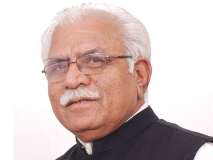 With axe in hand, Manohar Lal Khattar threatens to chop off aide's head, who offered him a silver crown