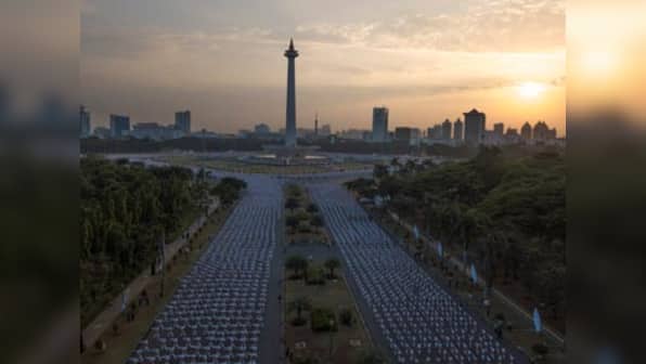 Asian Games 2018: 65,000 dancers join Indonesian president Joko Widodo in mass Poco-Poco dance to promote competition