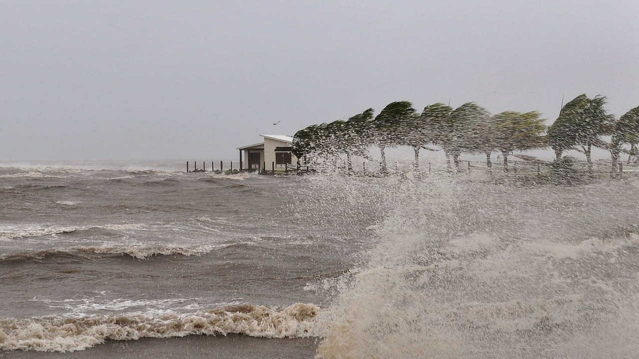 Tsunami warning for New Caledonia, Fiji and Vanuatu following 7.1 ...