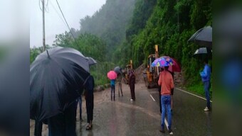 Himachal Pradesh highways closed after heavy overnight rain; five buried under landslide, hundreds stranded