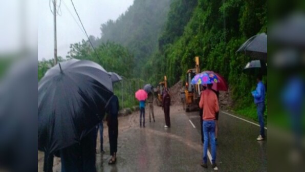 Himachal Pradesh highways closed after heavy overnight rain; five buried under landslide, hundreds stranded