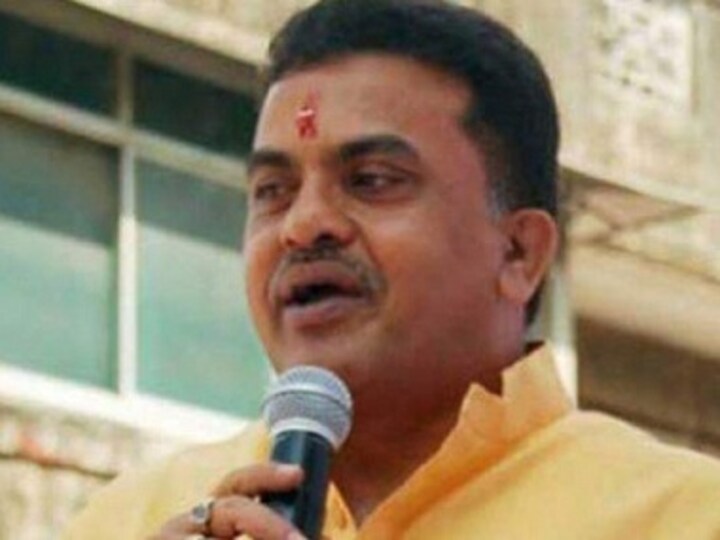 Mumbai Congress chief Sanjay Nirupam demands suspension of BMC commissioner Ajoy Mehta over privatisation of land in city
