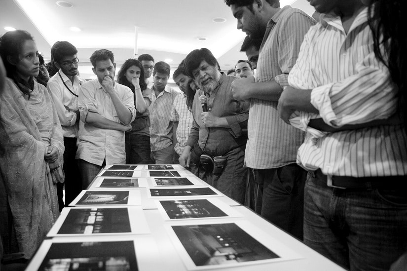 Shahidul Alam (holding microphone) at a workshop in Mumbai organised by the Photography Promotion Trust. Photo courtesy Ravi Shekar