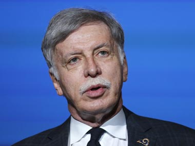 Premier League: American Stan Kroenke offers to buy Alisher Usmanov's stake to become sole owner of Arsenal Premier League: American Stan Kroenke offers to buy Alisher Usmanov's stake to become sole owner of Arsenal