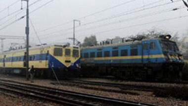 Watch: Railway cop saves teen who jumped in front of moving train in Maharashtra