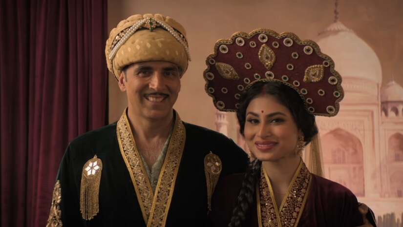 Watch: Gold song Bolte Parini sees Akshay Kumars Tapan Das profess his love to Mouni Roy