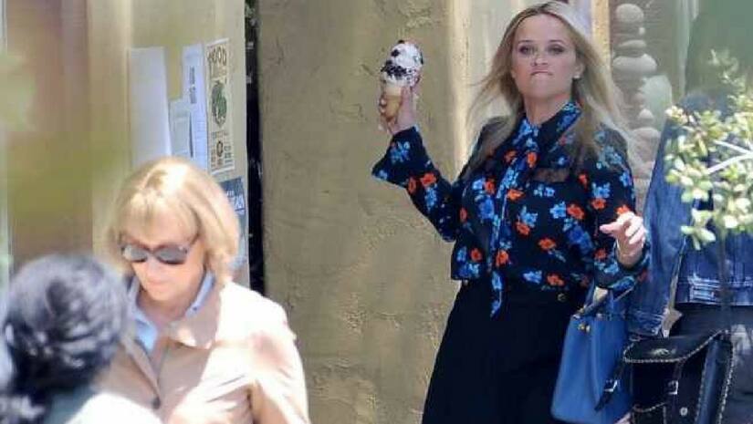 Reese is sheen throwing an ice cream cone at Meryl’s character. Image from Twitter
