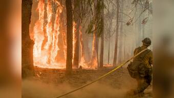 California wildfire: Fire crew evacuates over 20,000 people from southern parts of state as blaze inches closer to homes