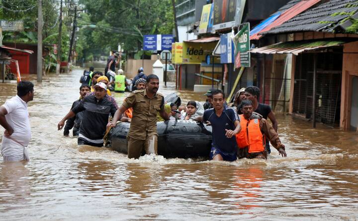 Kerala floods: Worst rains in a century kills over 300, displaces 3 lakh; entire state on alert for more showers Kerala floods: Worst rains in a century kills over 300, displaces 3 lakh; entire state on alert for more showers