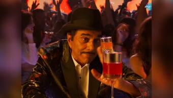 Yamla Pagla Deewana Phir Se song 'Little Little' has Dharmendra, Sunny Deol, Bobby make drunken merry
