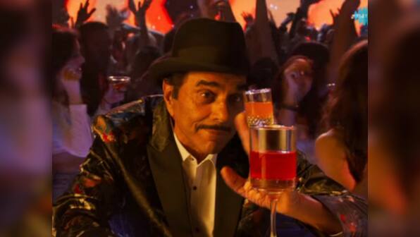 Yamla Pagla Deewana Phir Se song 'Little Little' has Dharmendra, Sunny Deol, Bobby make drunken merry