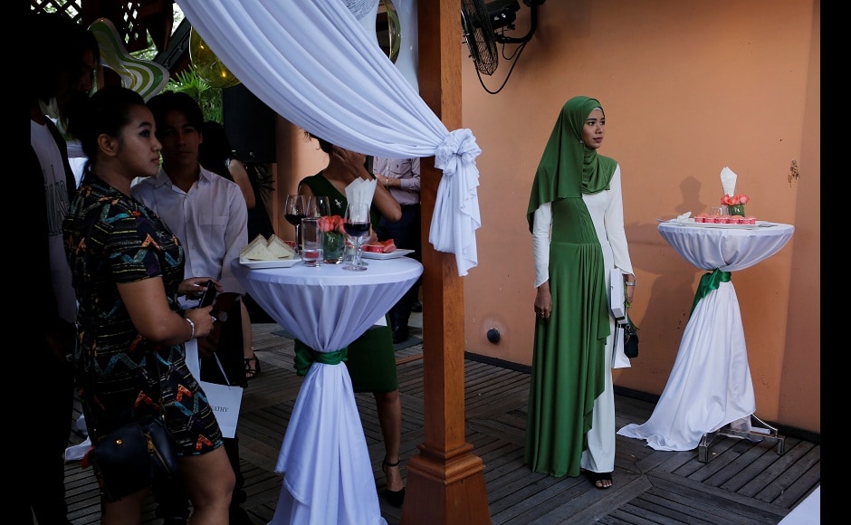 Win Lae Phyu Sin recently attended a beauty product launch along with other beauty bloggers in Yangon, Myanmar. She sported a white and green full-sleeved gown and a green headscarf. Reuters/Ann Wang Win Lae Phyu Sin recently attended a beauty product launch along with other beauty bloggers in Yangon, Myanmar. She sported a white and green full-sleeved gown and a green headscarf. Reuters/Ann Wang