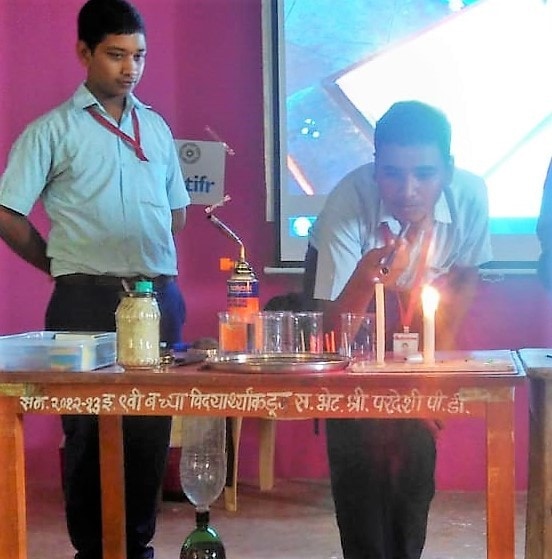 Students at Mahar Harnaimata Vidyalay, Holichagaon in Maharashtra during the experiment on blowing out a candle flame. Image courtesy: TIFR Public Outreach