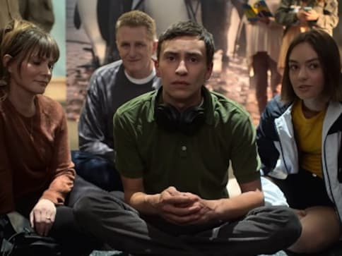 Atypical season 2 trailer: Netflix show reiterates importance of family ...