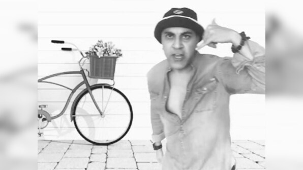 Baba Sehgal presents his version of Kiki Challenge with lyrics as lethal as people jumping out of cars